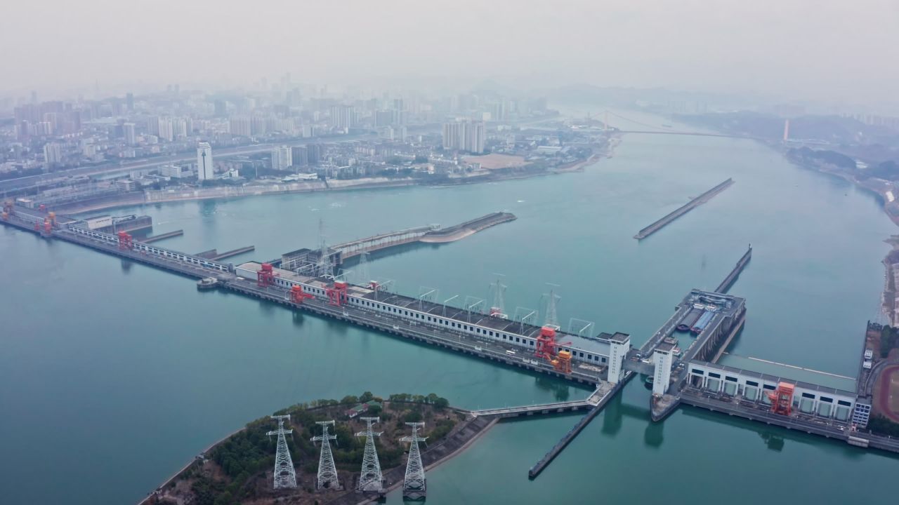 湖北宜昌长江三峡葛洲坝航拍视频