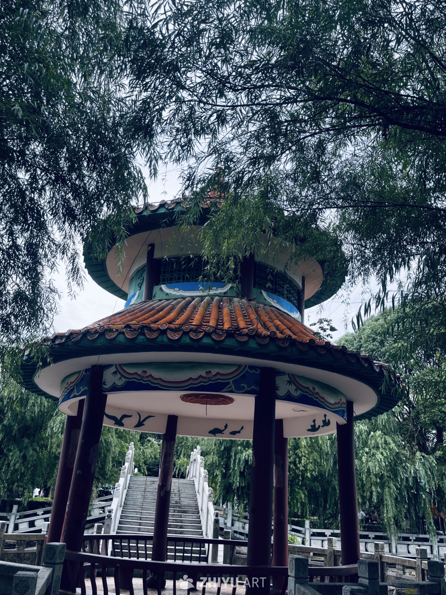 古亭静谧，自然与人文的和谐