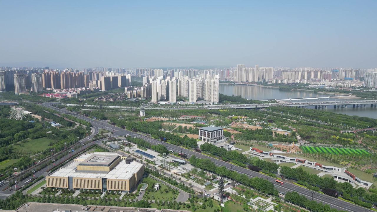 航拍河南洛阳城市建设