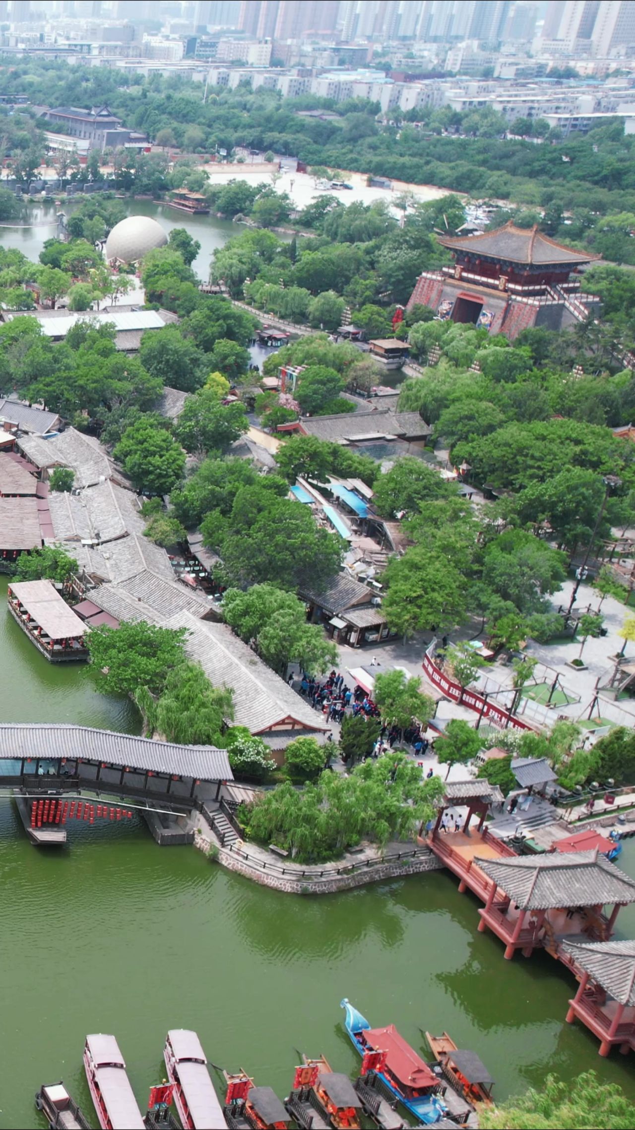 河南开封清明上河园5A景区竖屏航拍 