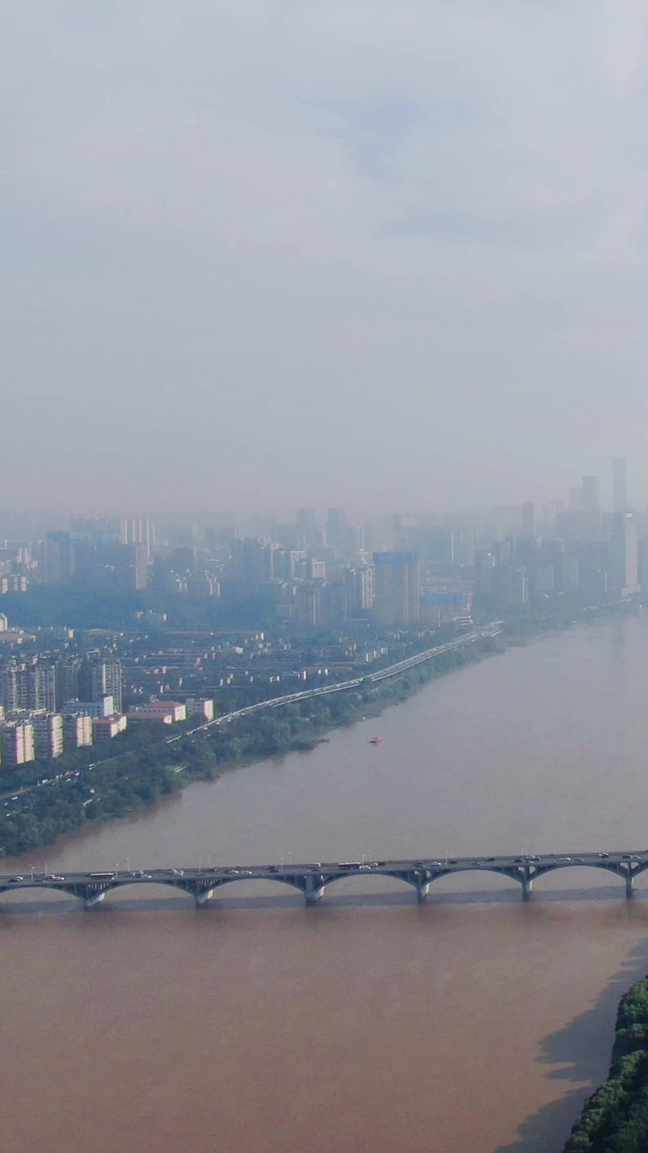 城市航拍湖南长沙湘江大桥洪水