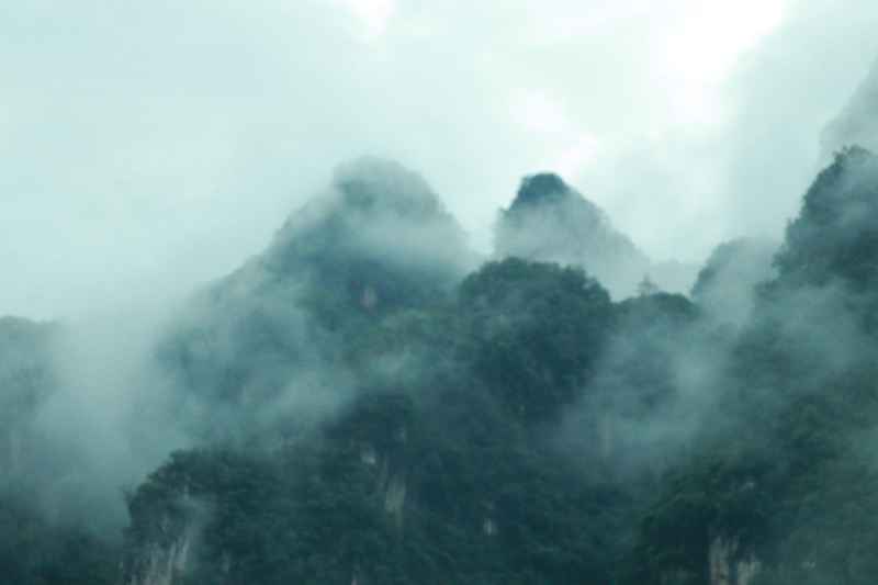 朦胧青山