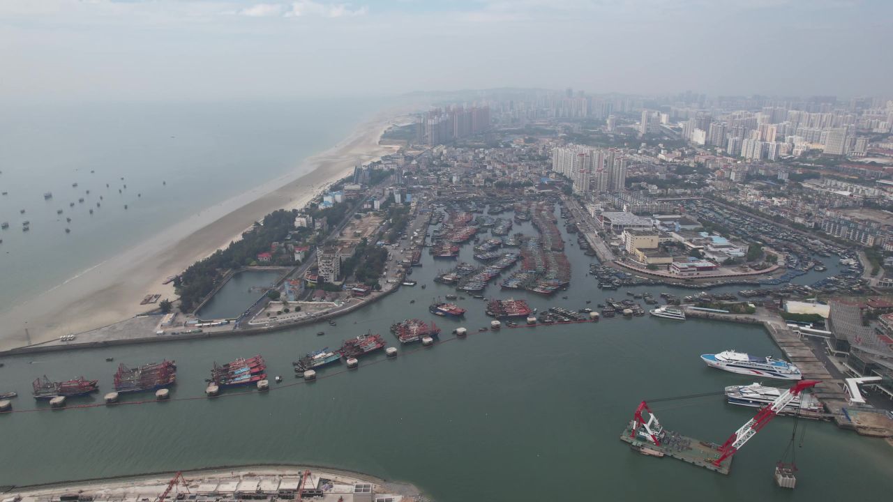 海边渔船广西北海海边风光航拍  