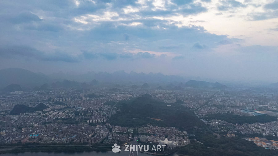 城市山河间的宁静时光