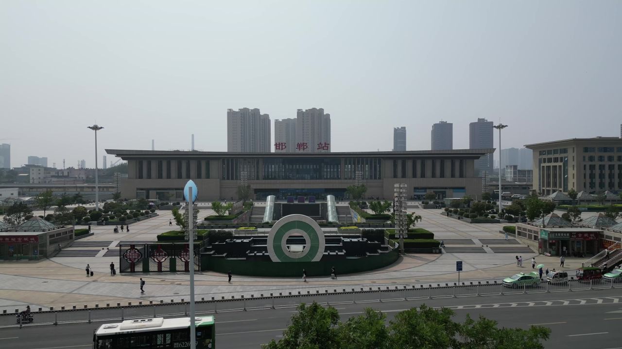  河北邯郸火车站建筑交通航拍