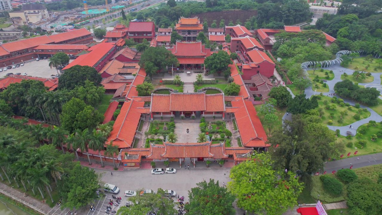 航拍漳州南山禅寺景观