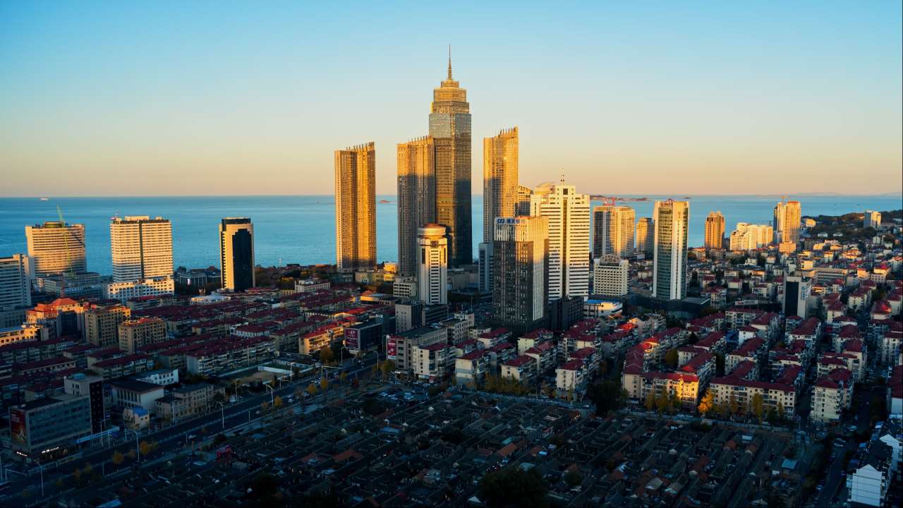 山东烟台城市建筑风光日转夜延时摄影