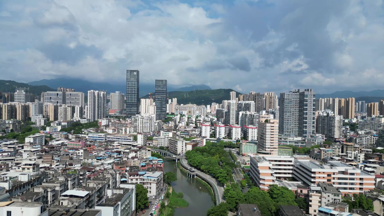 航拍福建龙岩城市大景