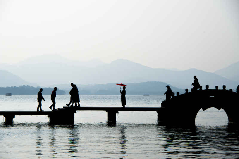 西湖光影