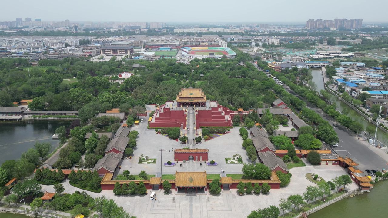 河南开封市龙亭公园航拍 