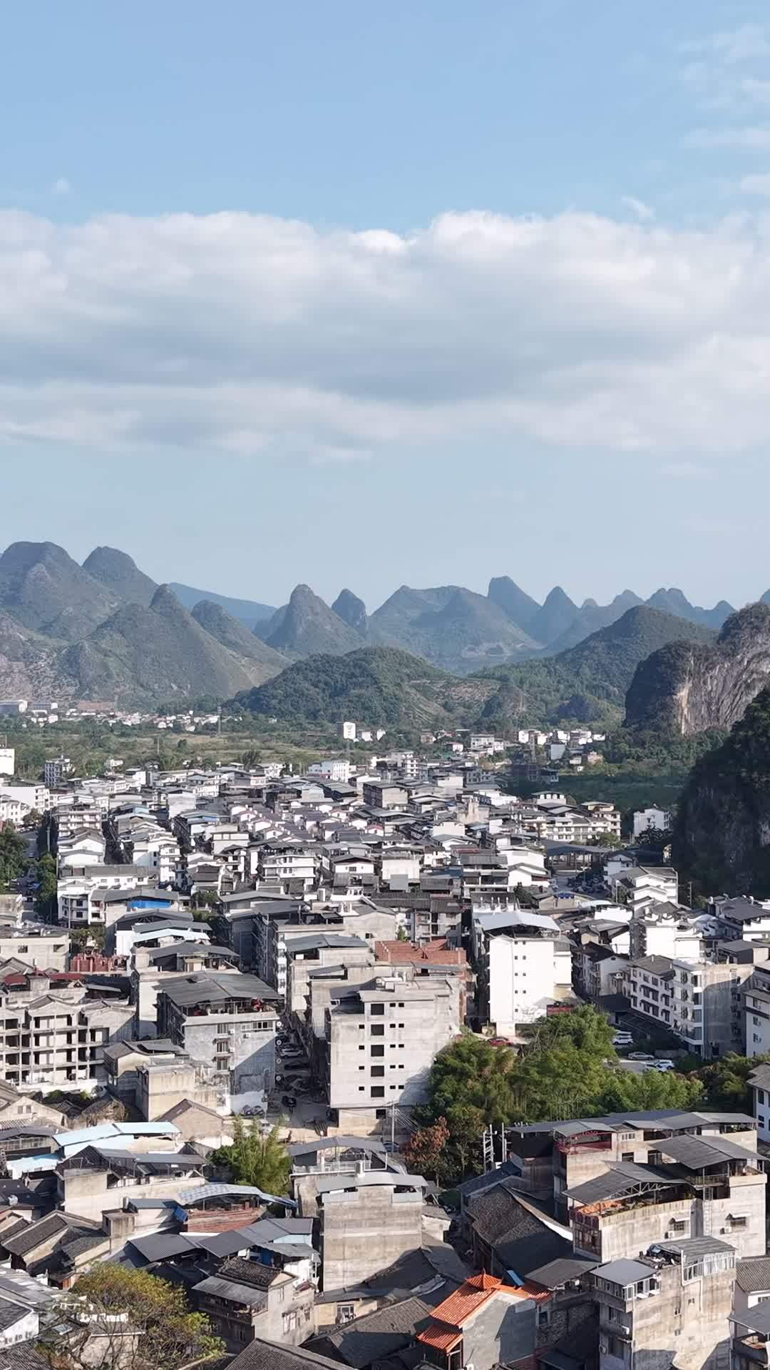 城市与山川的和谐共存