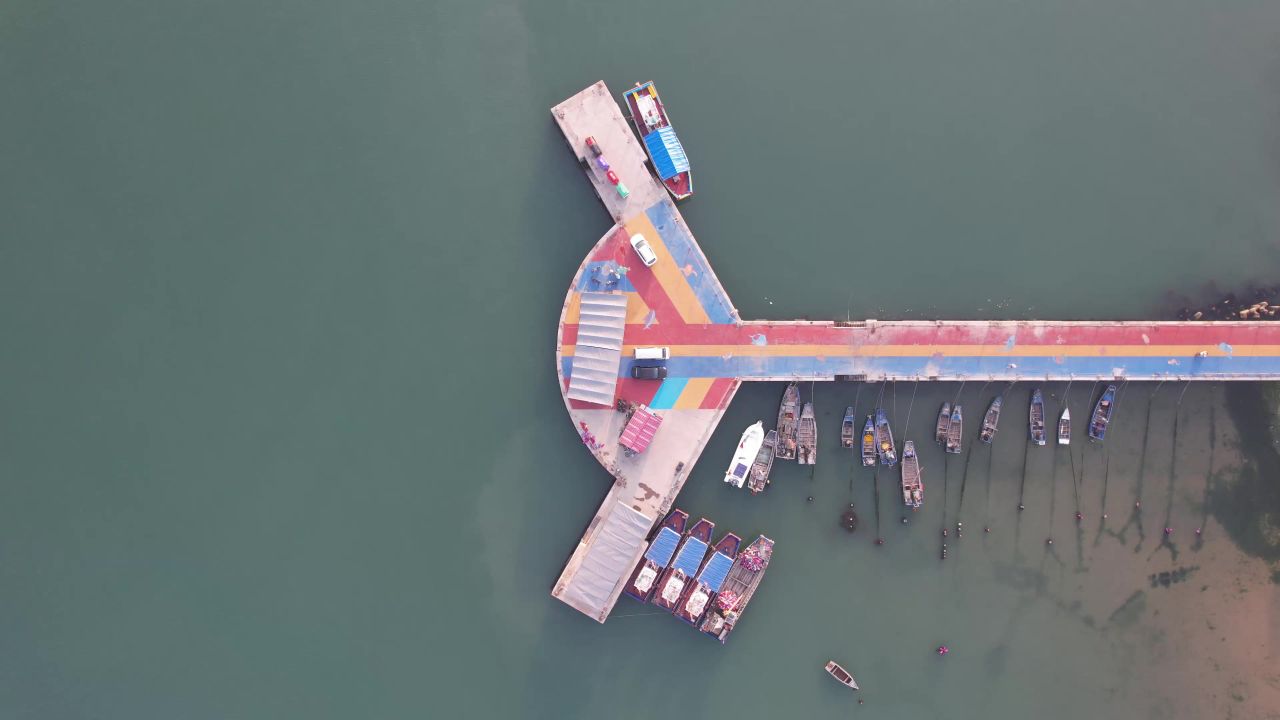  海岛城市大海海浪沙滩风景航拍