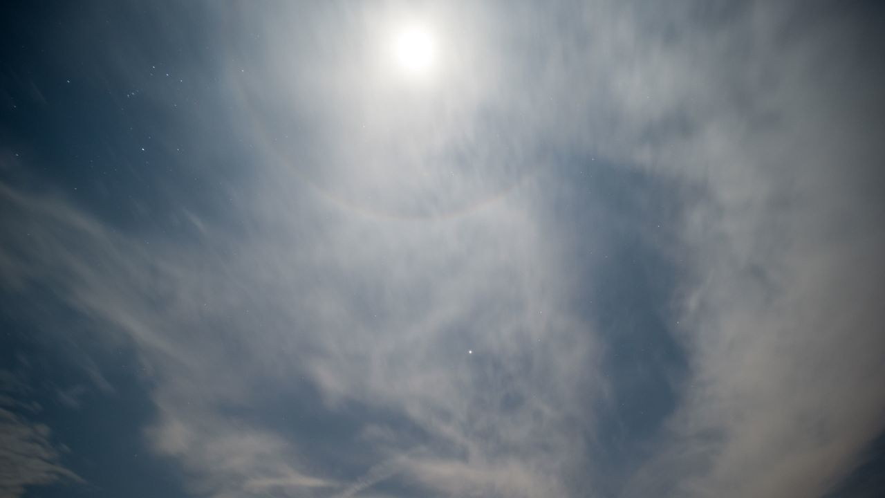 月亮月球夜晚天空皎洁明月长焦特写延时摄影 2