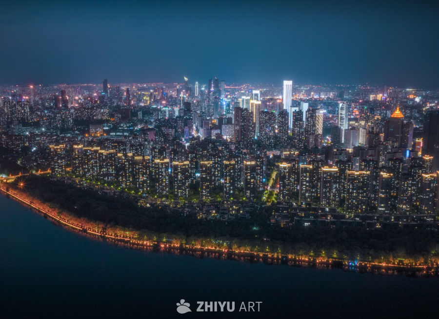 灯火辉煌的城市夜景