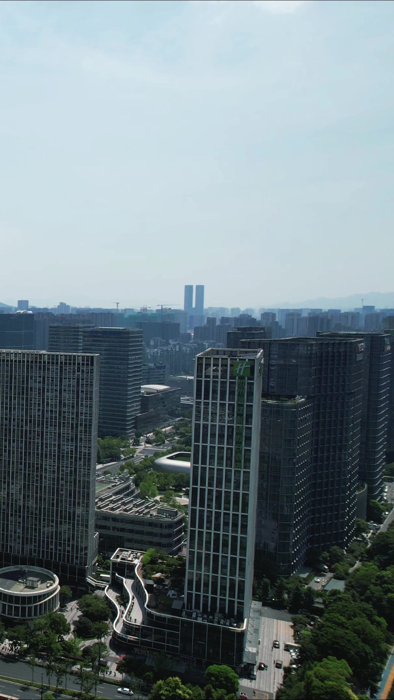 浙江杭州滨江新区城市建设竖屏航拍 