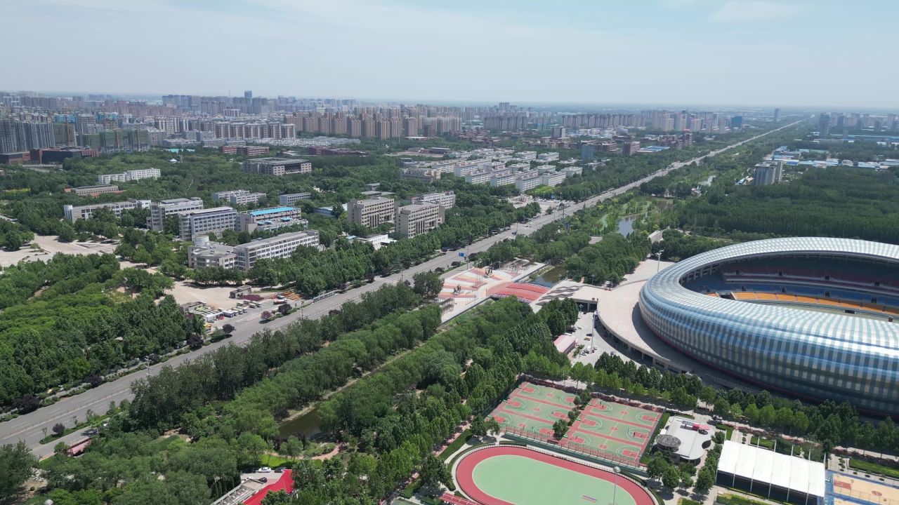 航拍山东聊城体育公园