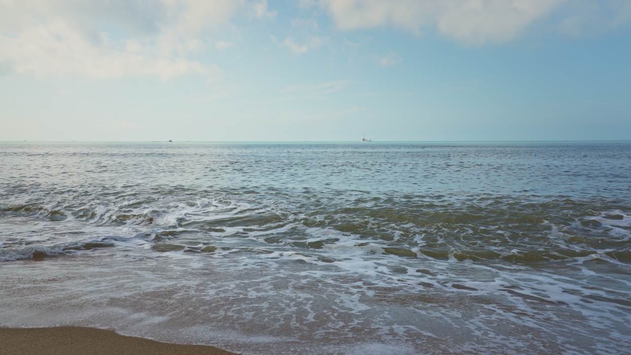 海南三亚海边海浪实拍视频-1 2025.8.8 14