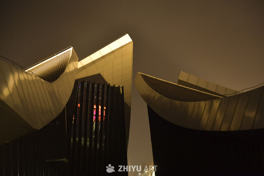 夜幕下的建筑