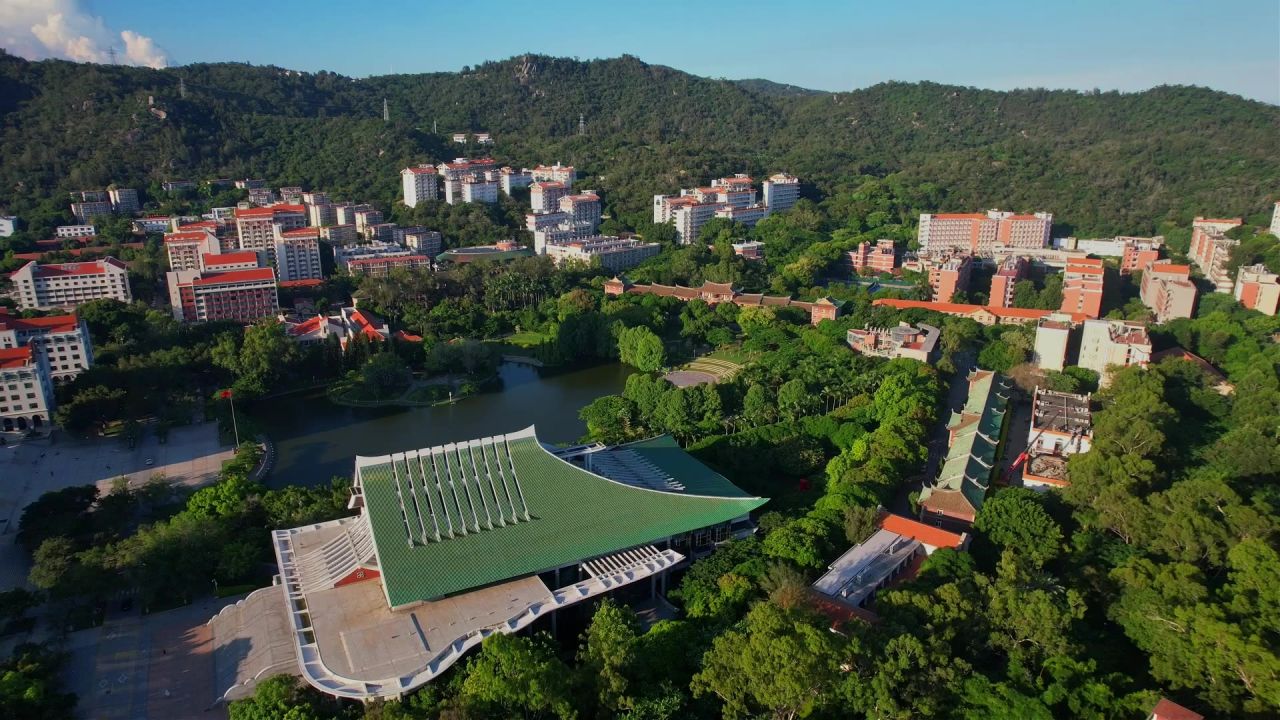 航拍厦大学建筑风光门