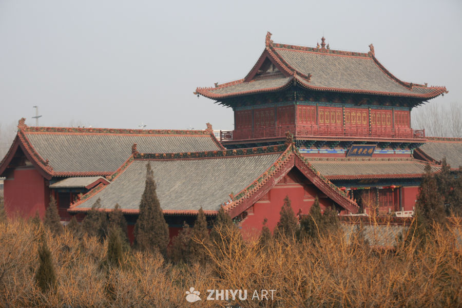 古色古香的红顶建筑