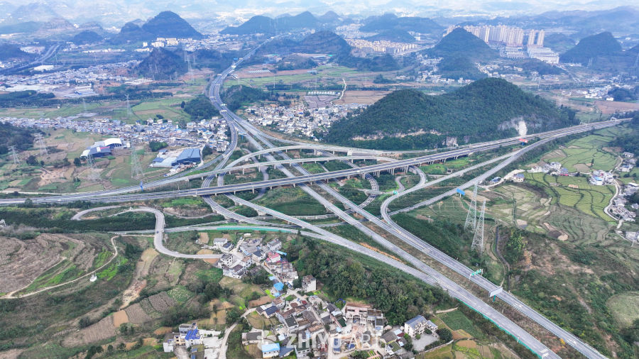 航拍贵州高速公路立体互通枢纽 13