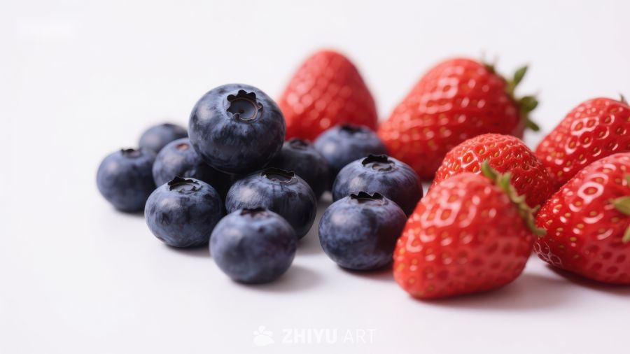 新鲜蓝莓与草莓的组合
