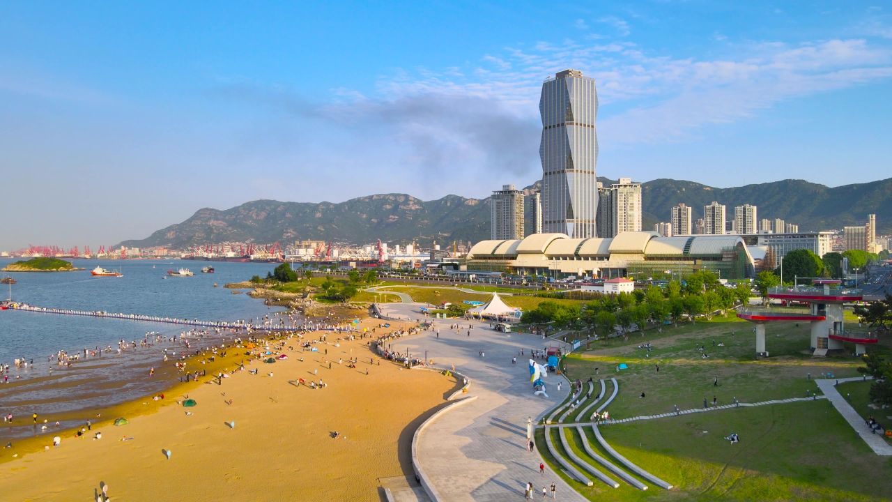 4K航拍连云港海港滨海新城滨海大道