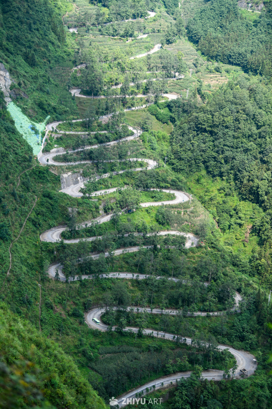 贵州晴隆二十四道拐公路 1