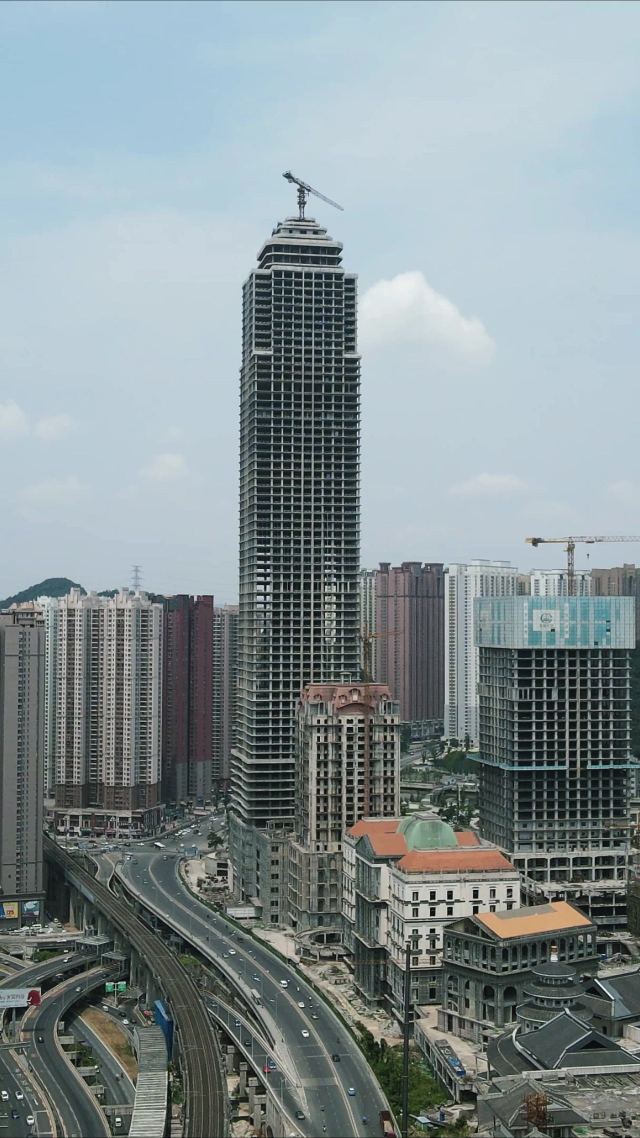 贵州贵阳花果园城市高楼竖屏航拍