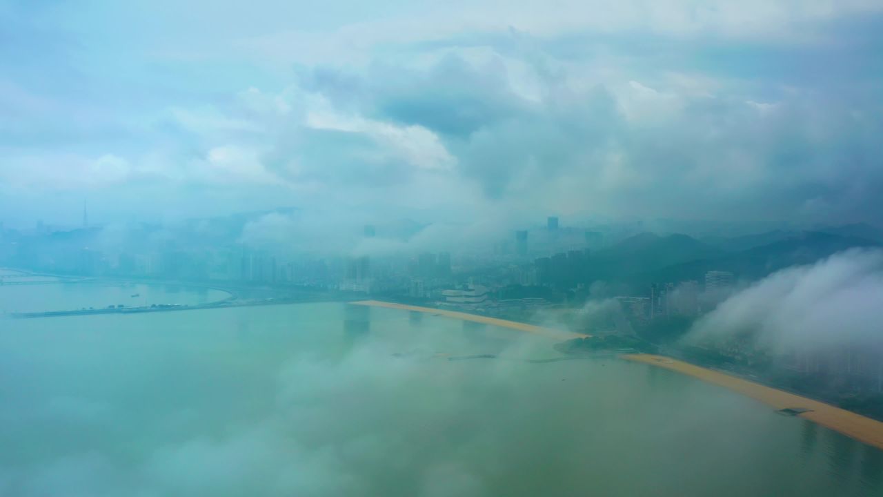 珠海三月俯视城市云海 四