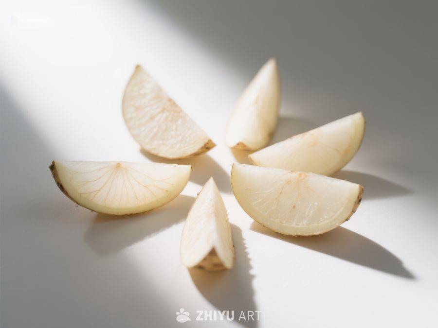 切片水果在光影下的静物 326