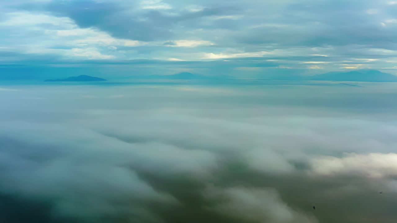  珠海三月空中俯瞰云雾缭绕自然景观五