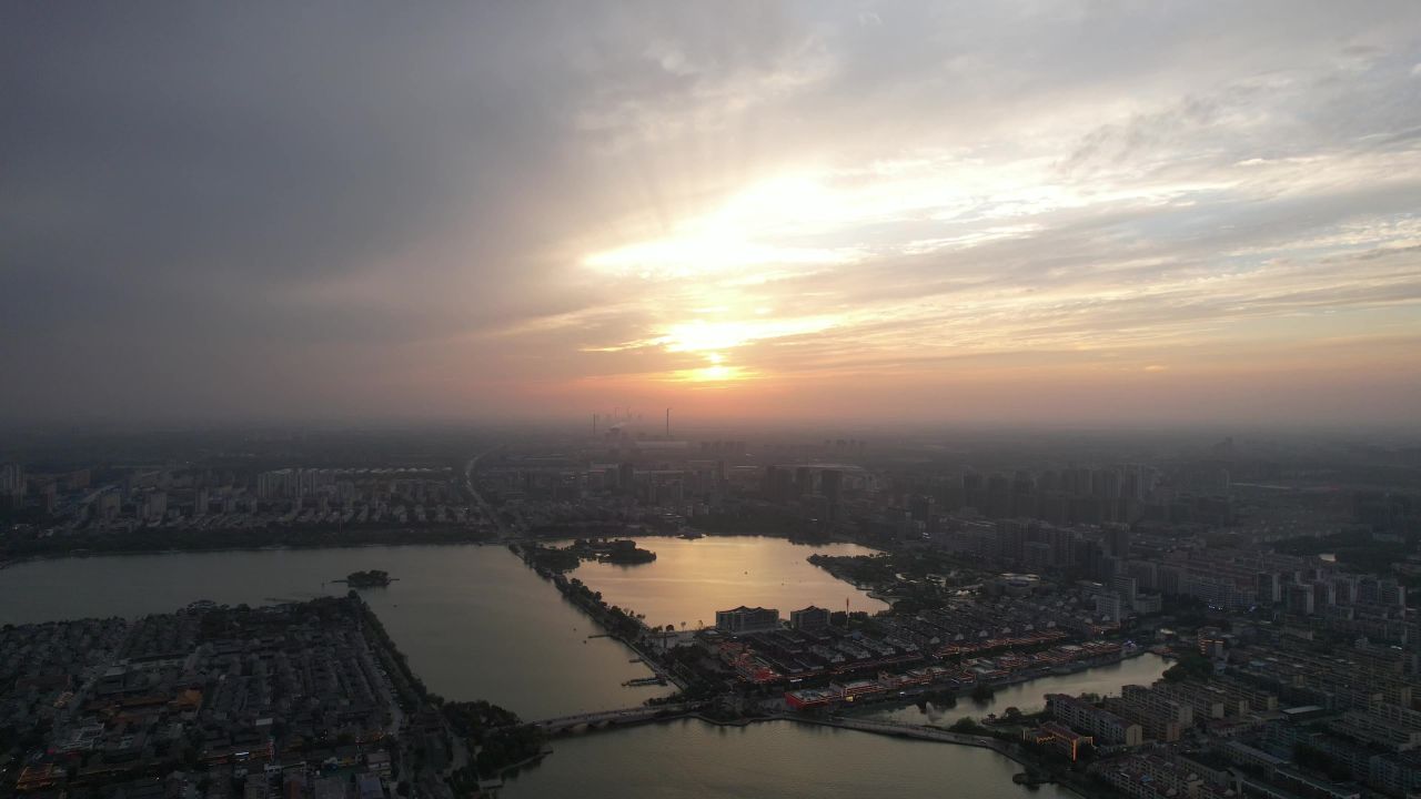 城市夕阳晚霞火烧云夜景降临山东聊城 