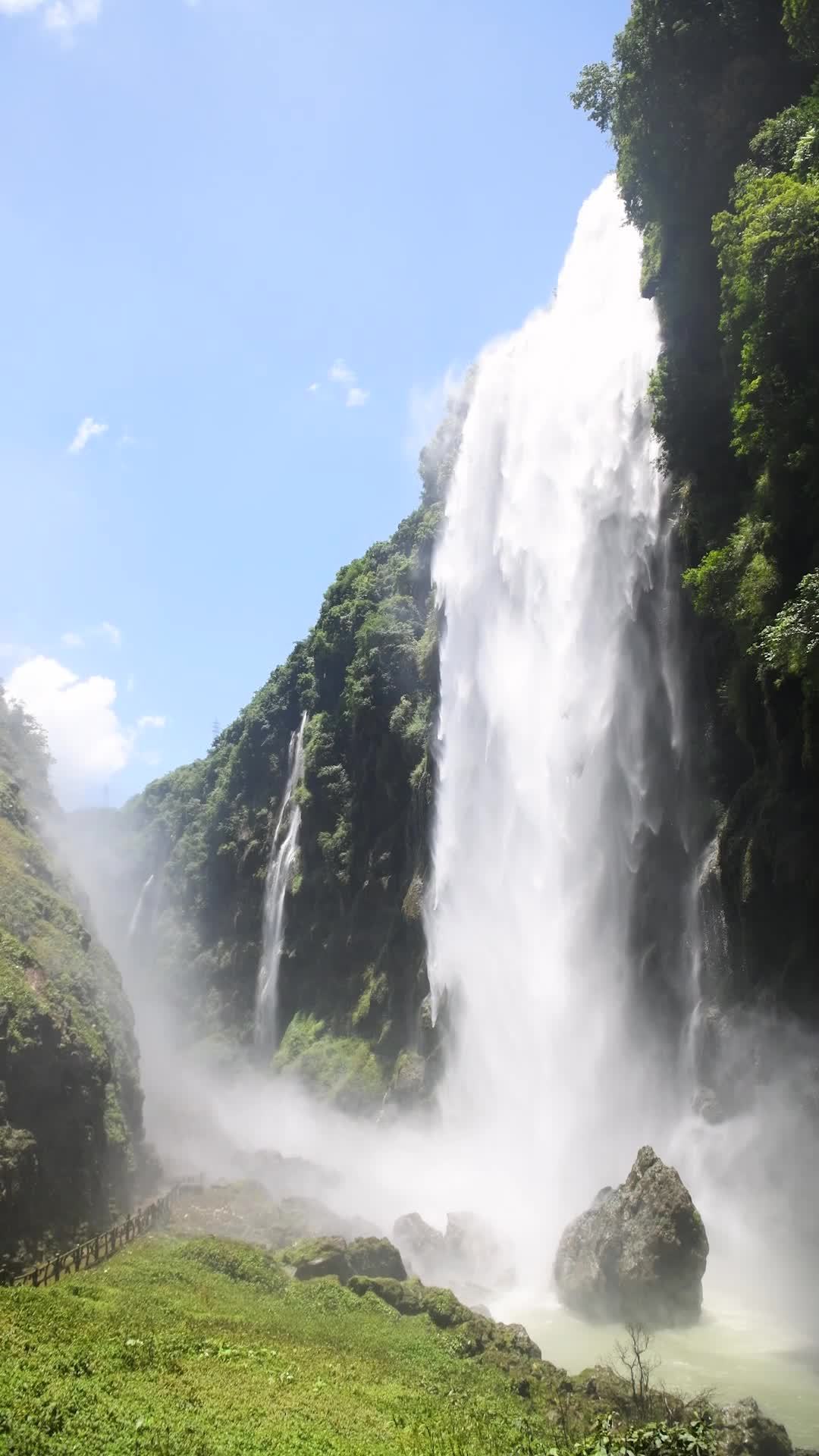 【竖屏】大自然美景  峡谷大瀑布