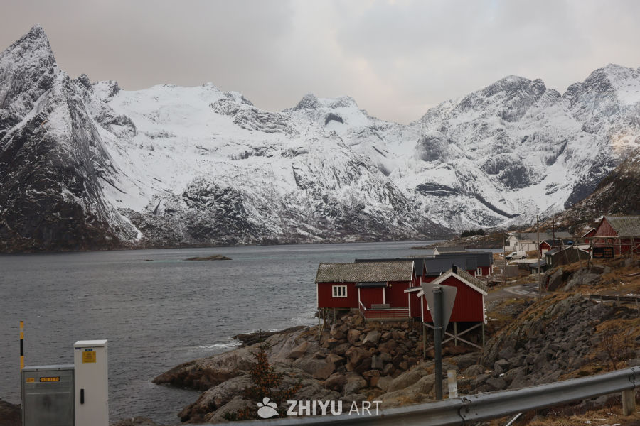 挪威峡湾的冬日风景