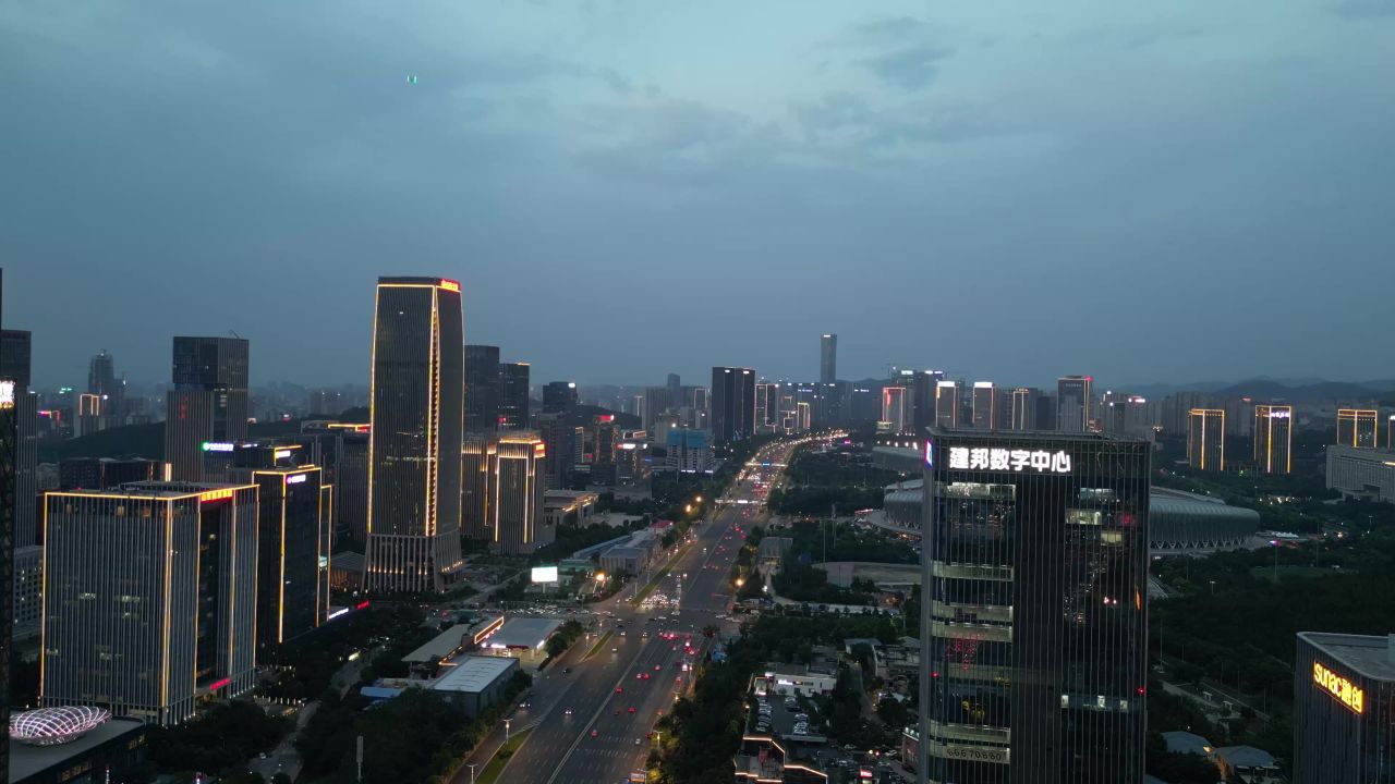 航拍山东济南奥体中心经十路夜景
