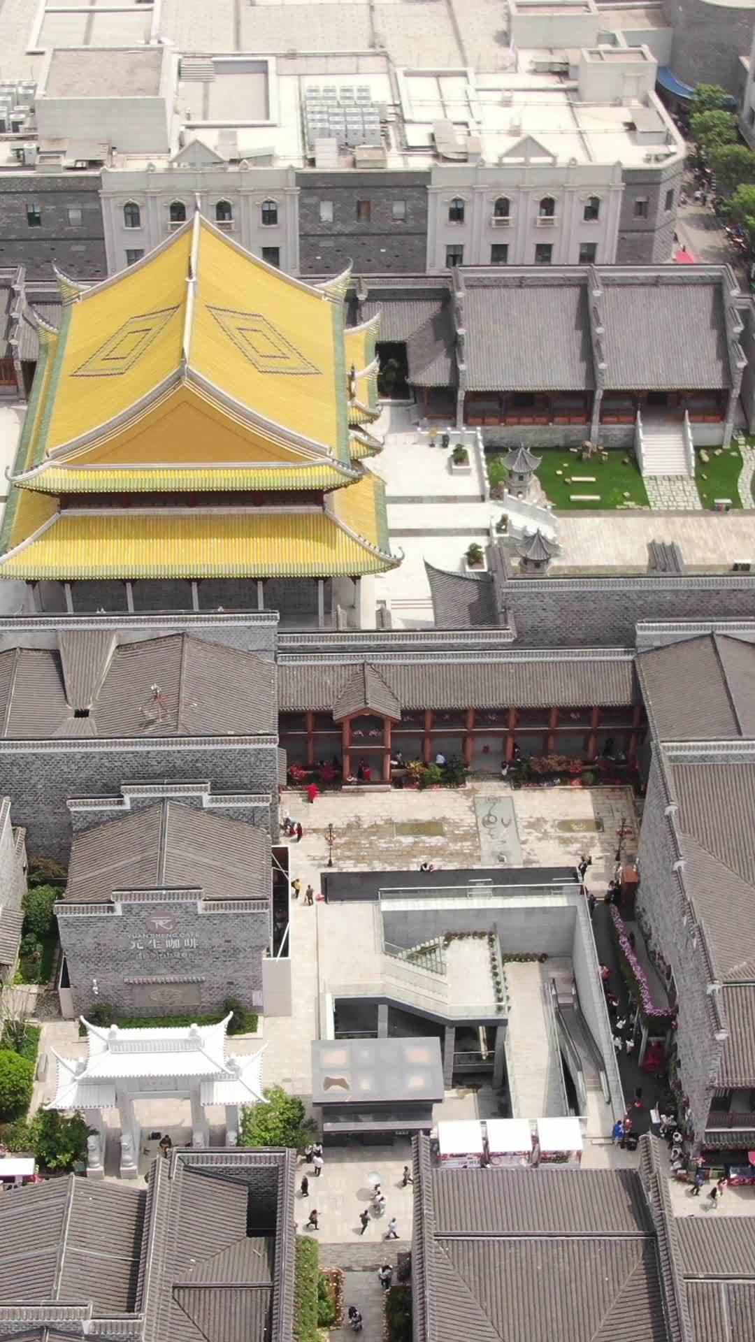 古韵金顶：城市的传统与现代交织