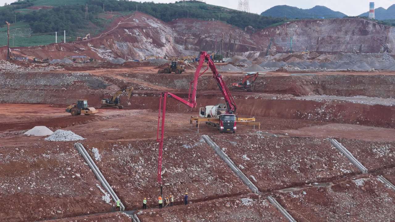 繁忙的建筑工地