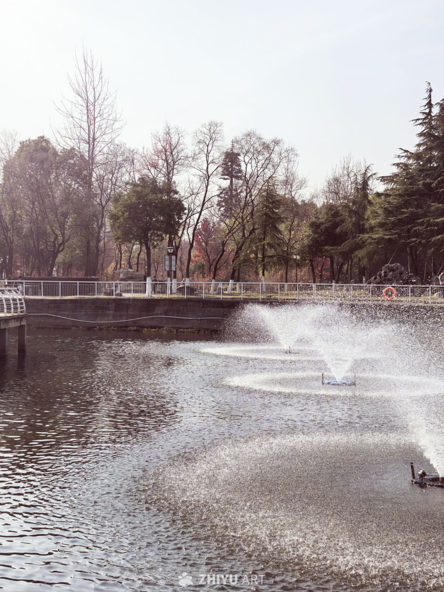 喷涌而出的泪珠