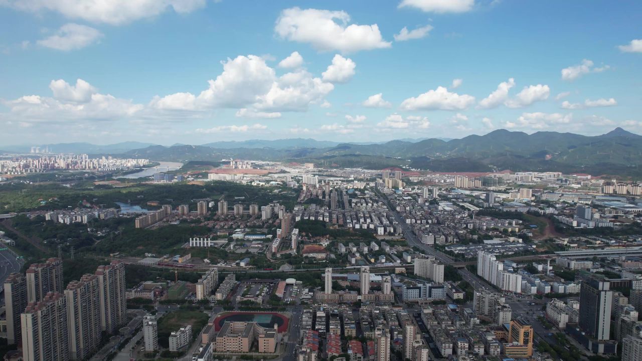 江西赣州城市蓝天白云城市大景全景航拍 