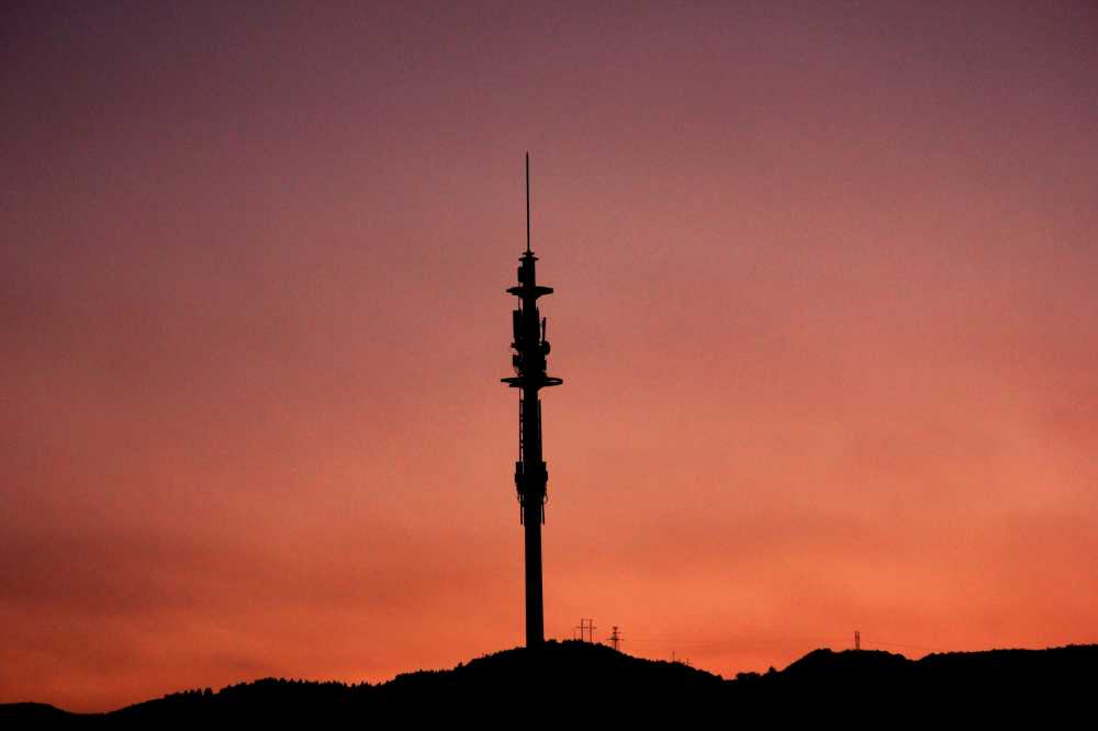 夕阳电塔