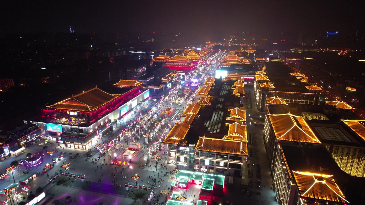 西安大唐不夜城夜景灯光人流航拍