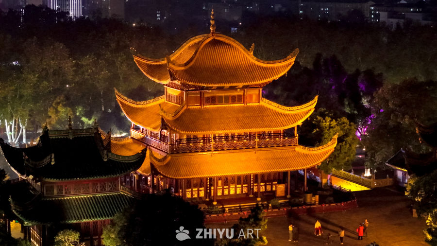 灯火辉煌的古建筑夜景