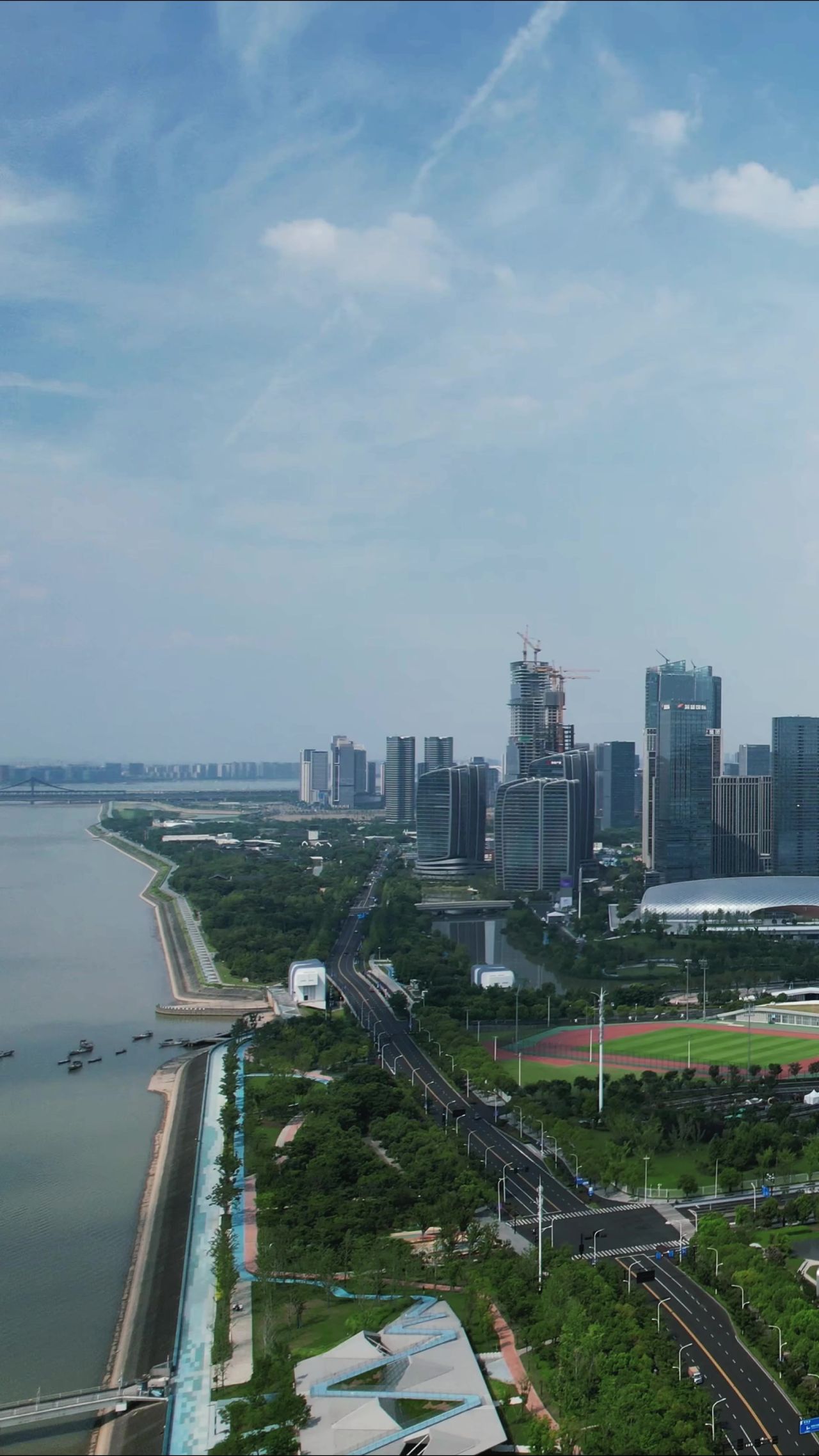 浙江杭州滨江新区城市建设竖屏航拍 
