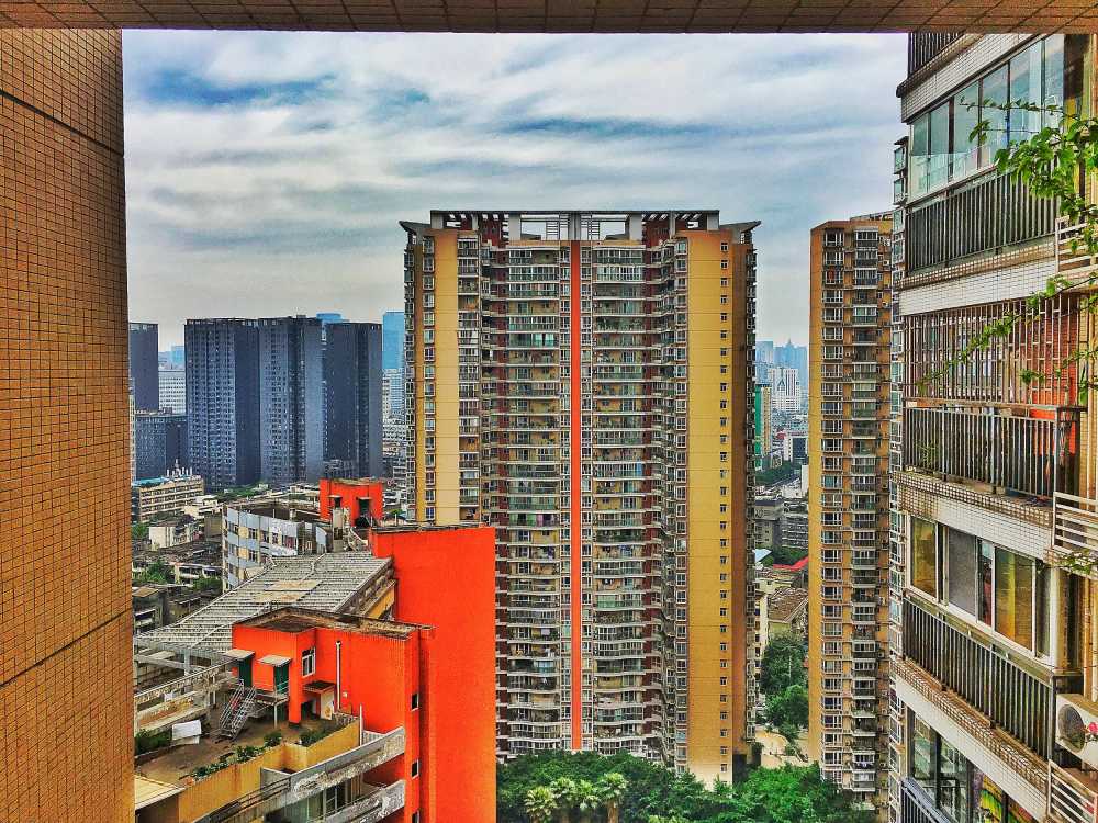 一抹亮橘色