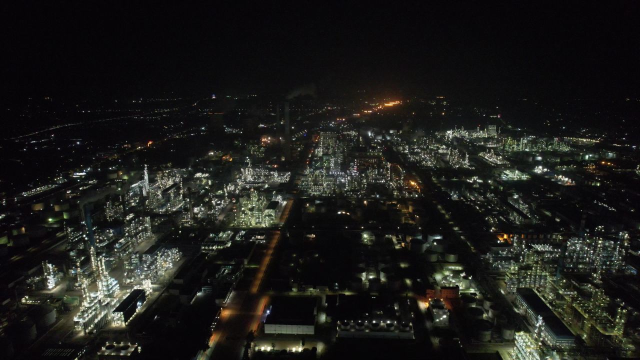 中国石化茂名石化工厂夜景航拍  