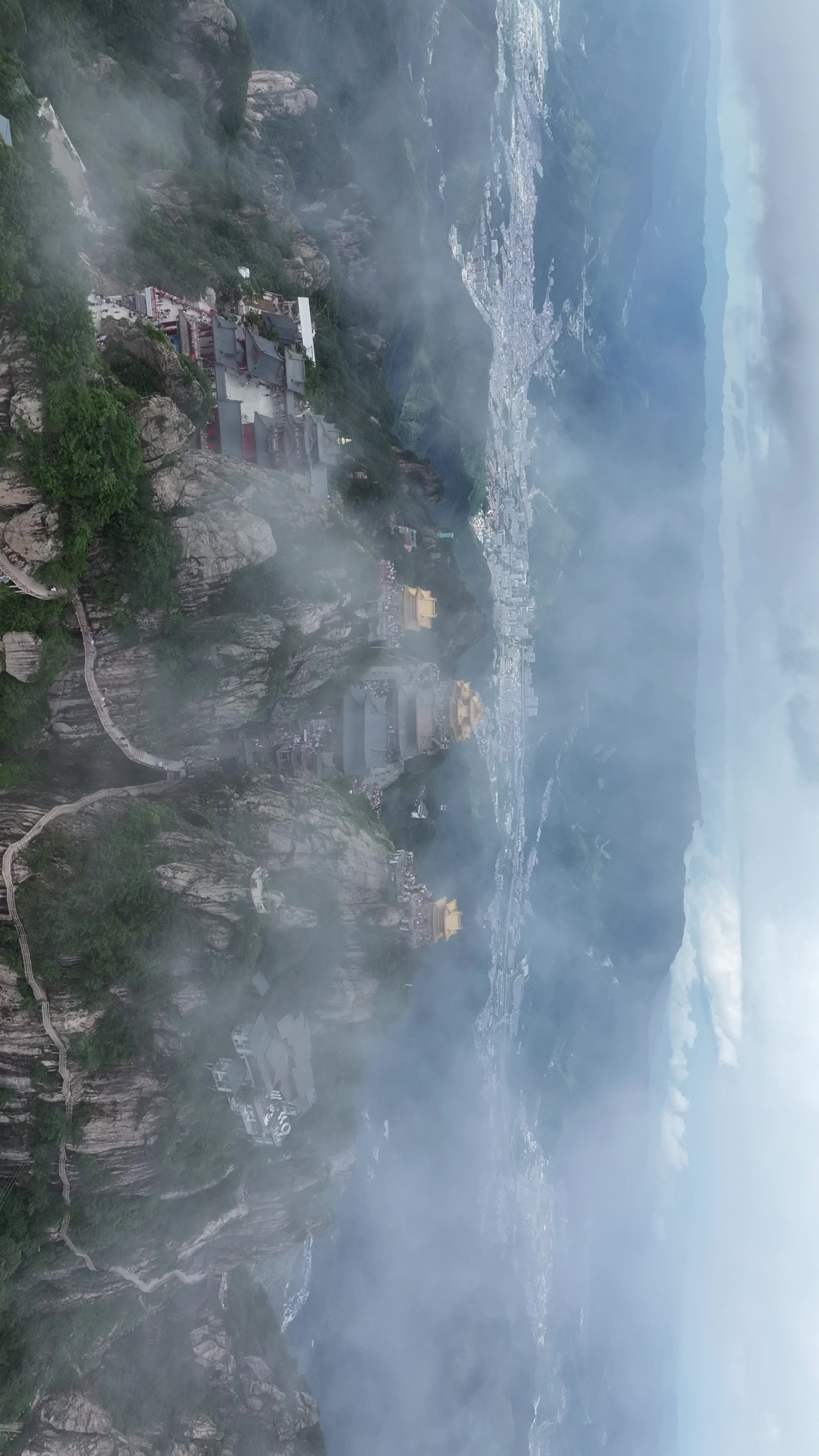老君山4K航拍云雾山之中 13