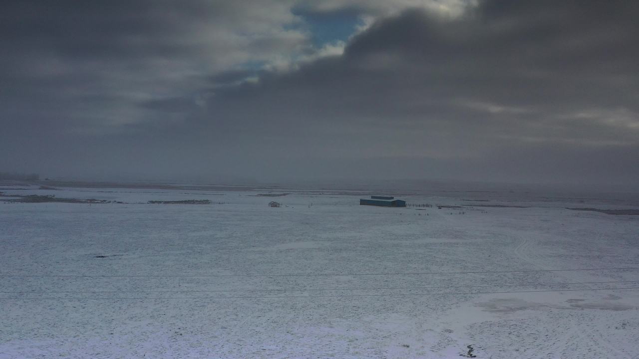 雪地孤舟
