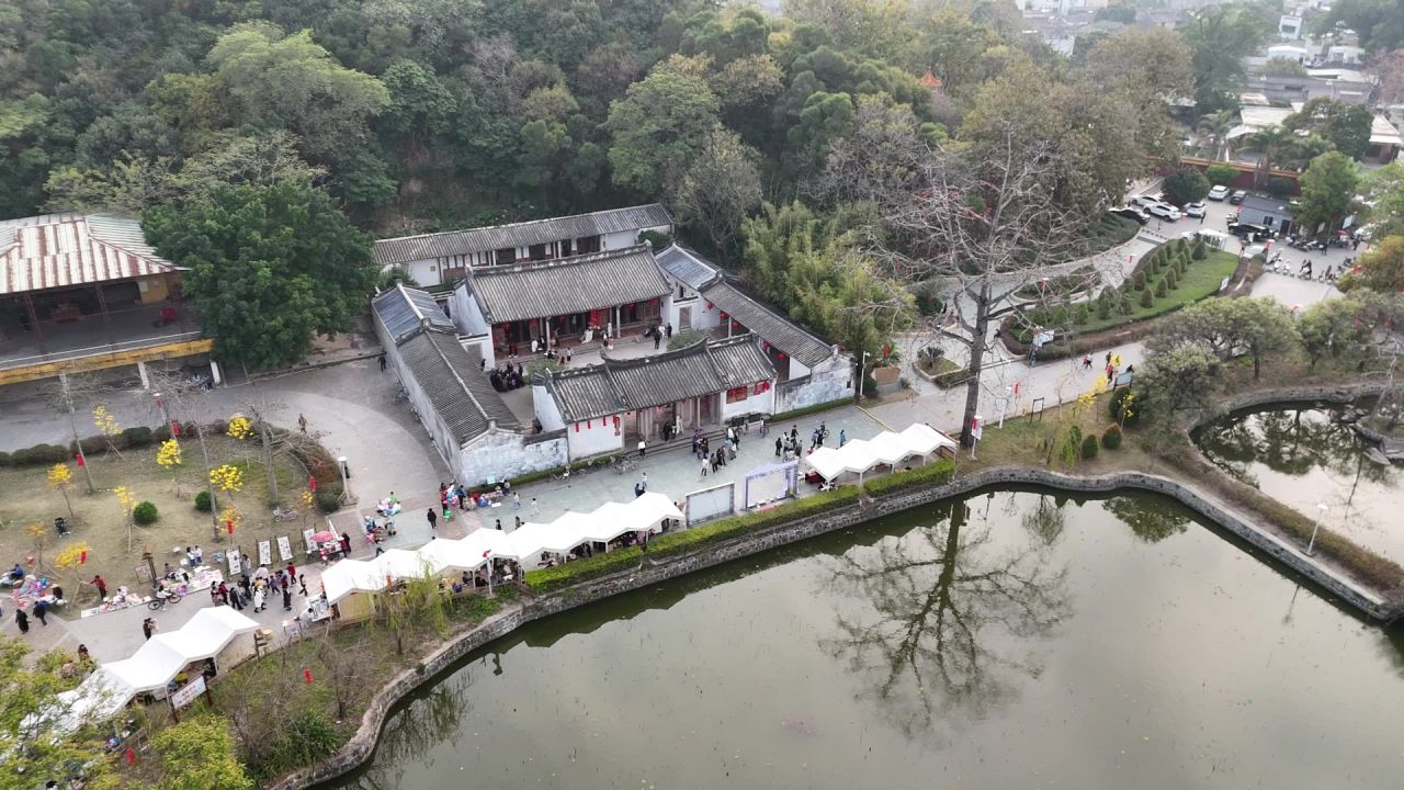 公园湖泊场景