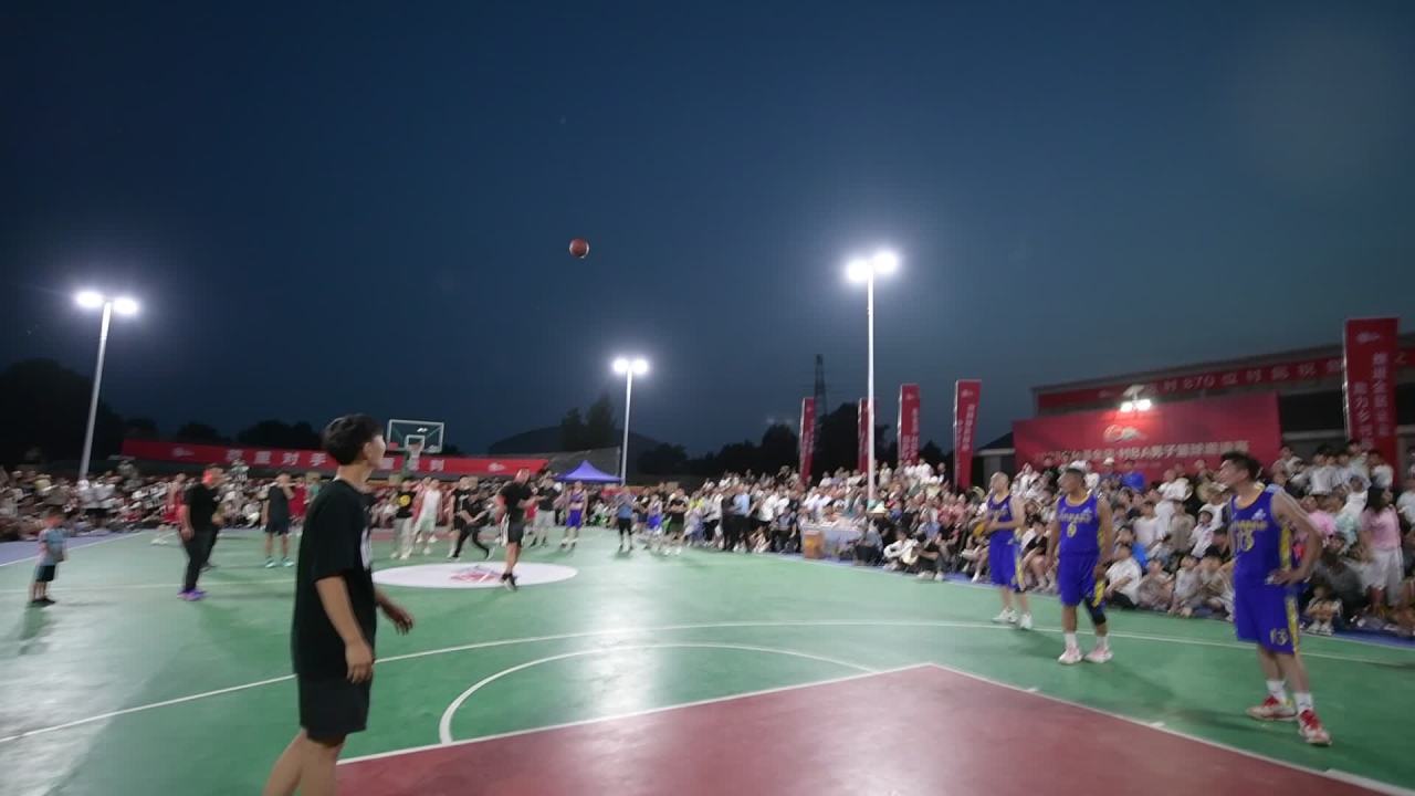夜间篮球赛激情对决